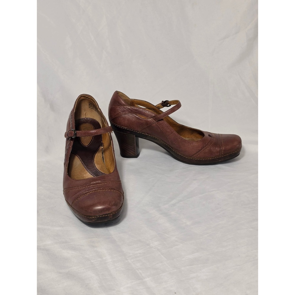 Clarks Artisan Brown Leather Mary Jane Heels Block Pump Womens 9M Y2K Retro